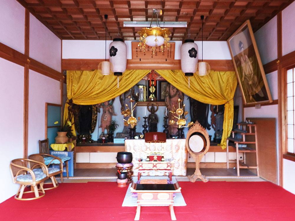 潮音寺の観音堂には7体の木造仏